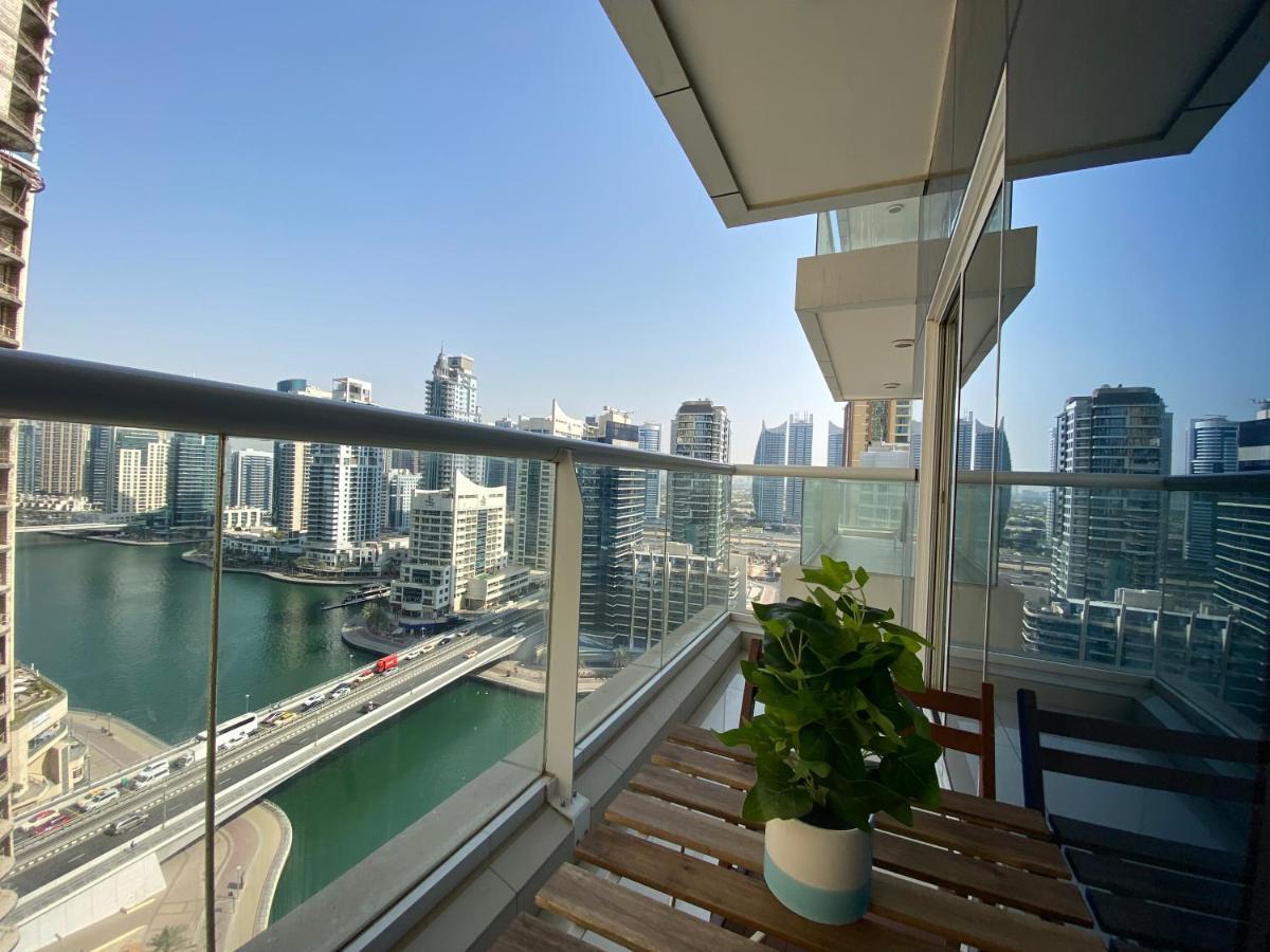 Walk To The Beach Or Enjoy The Amazing View From The Balcony Apartment Дубай Екстериор снимка