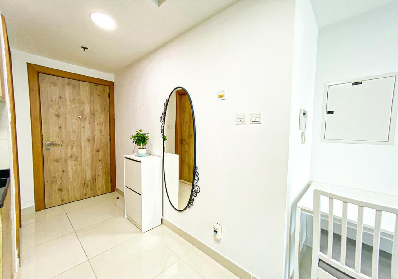 Walk To The Beach Or Enjoy The Amazing View From The Balcony Apartment Дубай Екстериор снимка