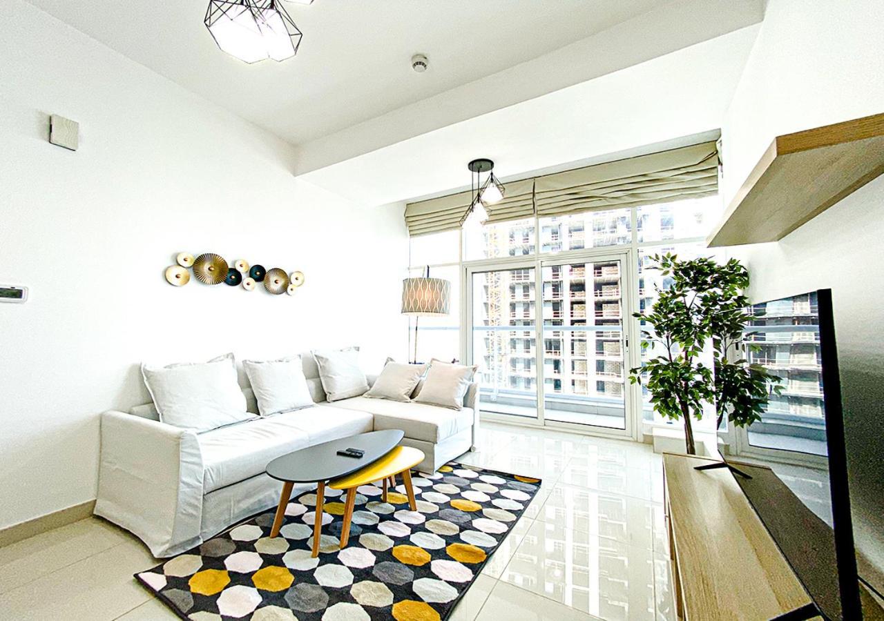 Walk To The Beach Or Enjoy The Amazing View From The Balcony Apartment Дубай Екстериор снимка