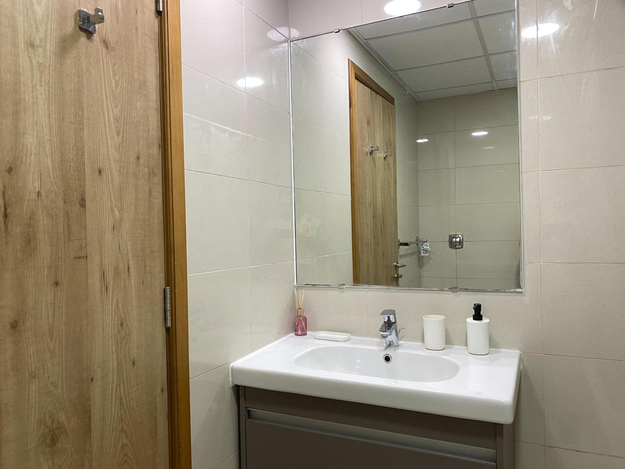 Walk To The Beach Or Enjoy The Amazing View From The Balcony Apartment Дубай Екстериор снимка